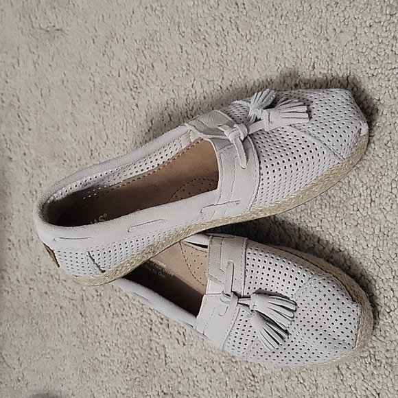 TOMS Loafers - Picture 1 of 4